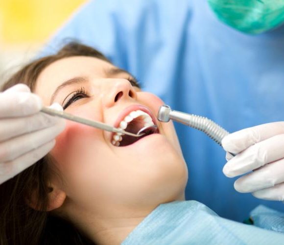 5 síntomas por los que acudir al dentista
